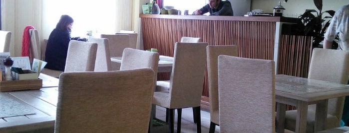 Verde Cafe is one of สถานที่ที่บันทึกไว้ของ Ягужинская.