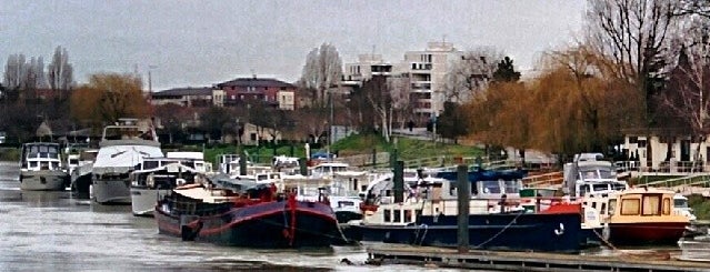 Port de Neuilly sur Marne is one of Posti che sono piaciuti a Laura.