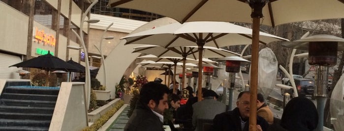 Amorino Lusso Café | کافه آمورینو is one of Lieux sauvegardés par Mohsen.