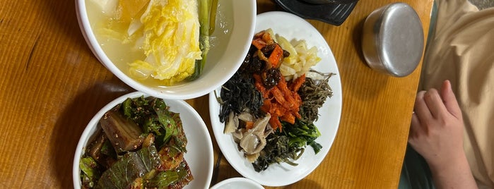 통나무집식당 is one of Recommended.