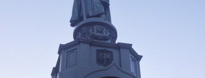 Denkmal für Wladimir den Heiligen is one of Памятники Киева / Statues of Kiev.