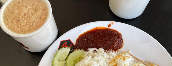 'Q' Bistro Nasi Kandar is one of Must-visit Food in Kuala Lumpur.