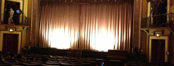 Mayfair Movie Theatre is one of Orte, die Janet gefallen.