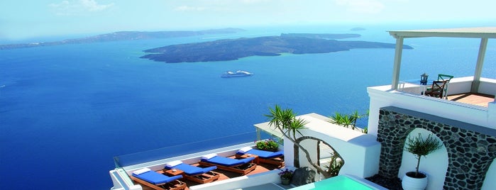 Iconic Santorini, a boutique cave hotel is one of ISLAS GRIEGAS.