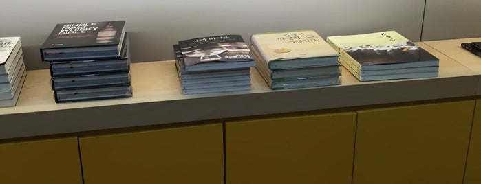 YP BOOKS is one of Seoul.