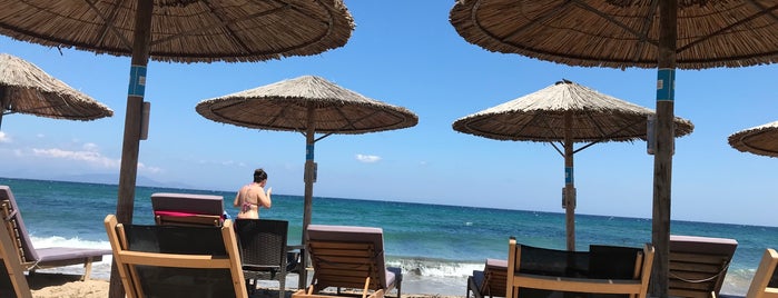 Loutsa Main Beach is one of Παραλίες.