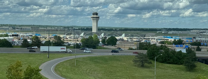 St Louis Airport Marriott is one of Hotels.