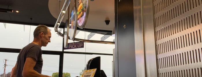 BurgerFuel is one of Michael : понравившиеся места.