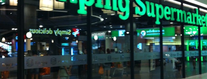 Rimping Supermarket (ริมปิง) is one of Ken’s Liked Places.