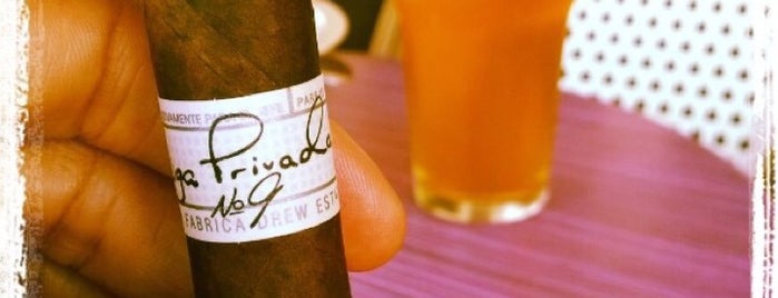 Churchill's Cigar Lounge is one of Lugares favoritos de Michael.