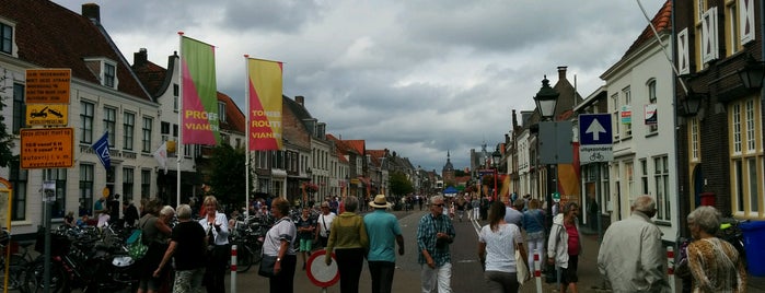 Voorstraat is one of Vianen.