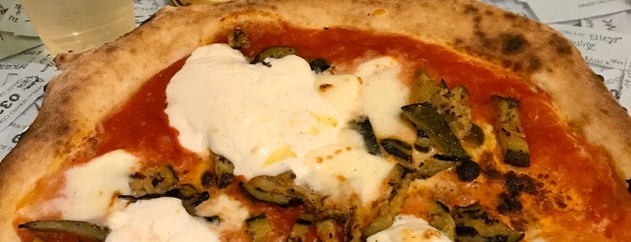 Gusta Pizza is one of Lugares favoritos de Eléonore.