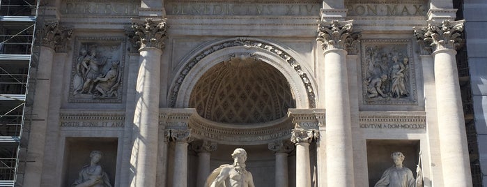 Piazza di Trevi is one of Lugares favoritos de Ali.