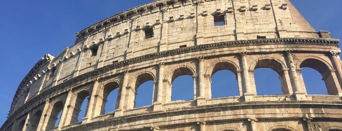 Coliseo is one of Lugares favoritos de Ali.