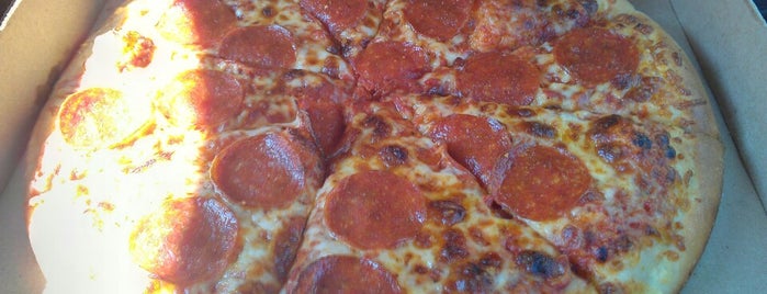 Little Caesars Pizza is one of Melissaさんのお気に入りスポット.