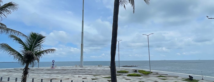 Asta Bandera monumental is one of Veracruz.