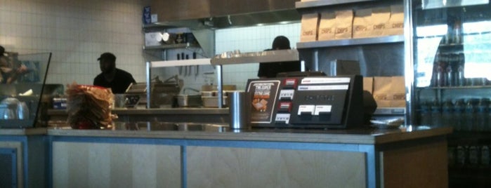 Chipotle Mexican Grill is one of Tempat yang Disukai Alex.