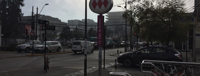 Metro Inés de Suárez is one of Lieux qui ont plu à Carlota.