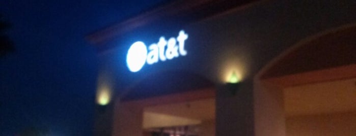 AT&T is one of สถานที่ที่ Oscar ถูกใจ.