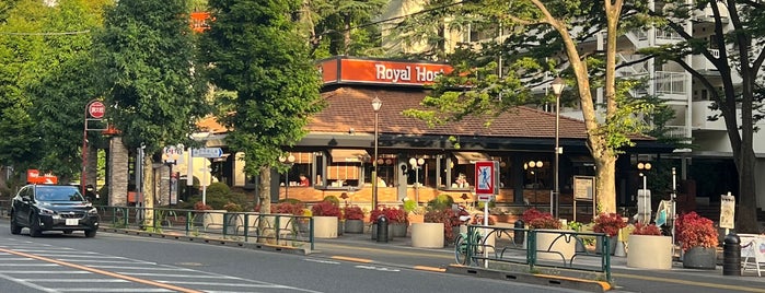 Royal Host is one of สถานที่ที่ swiiitch ถูกใจ.