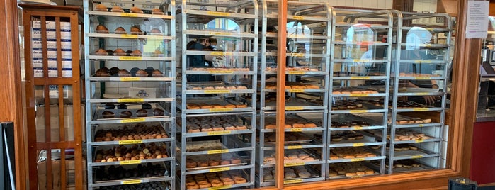 The Donut Mill is one of Holidays North.