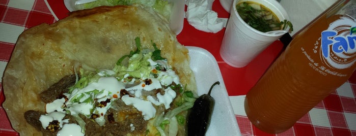 Tacos de birria "La Comadre" is one of Los Mochis Sinaloa.