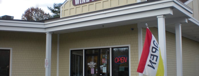 Freeport Wine Outlet is one of MidCoast Beer & Wine Shops.