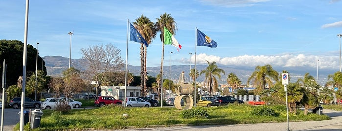 Aeroporto di Lamezia Terme (SUF) is one of Calabria, Kalabrien.