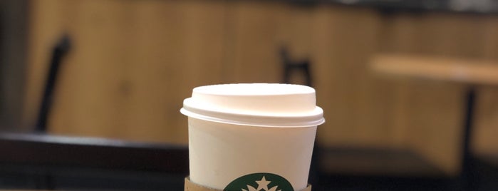 Starbucks is one of Rhodes🍷🥗.