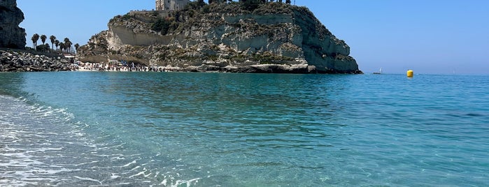Spiaggia "Le Roccette" is one of 4SQ365IT: Central and Southern Italy.