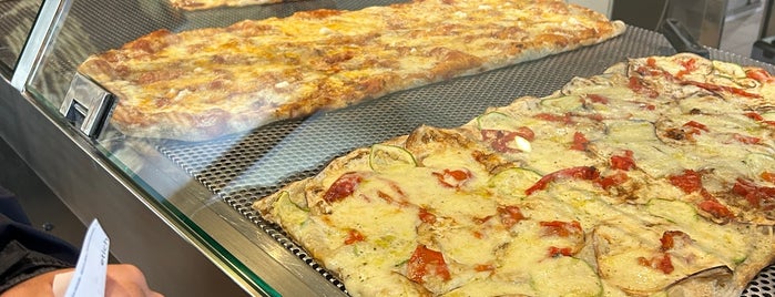 Pizza Roma is one of All-time favorites in Italy.