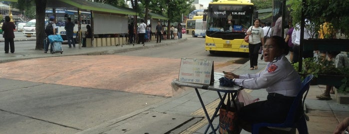 ป้ายรถเมล์ 522 69 63 ขึ้นทางด่วน is one of Bangkok.
