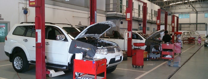 Mitsubishi Motors Sittipol Sales is one of factory.