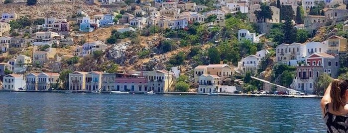 LOS Simi - Art Yacht Club is one of Yunan.