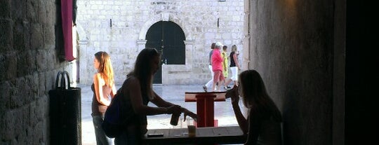 Fast Food Bellezza is one of Dubrovnik mat.