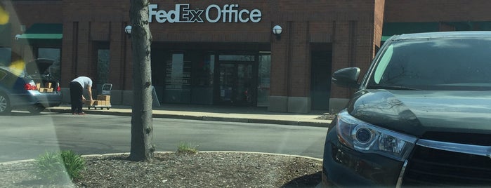 FedEx Office Print & Ship Center is one of Brookfield Area.
