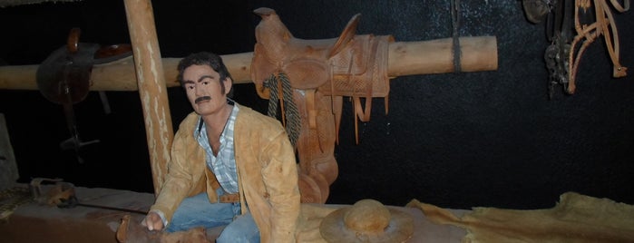 Museo Regional de Antropología e Historia de Baja California Sur is one of Recordar es vivir XD.