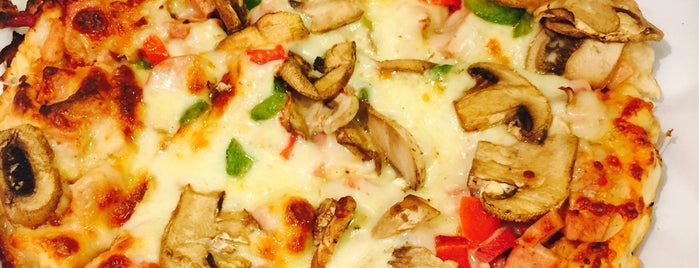 Chaman Pizza is one of 🍕.