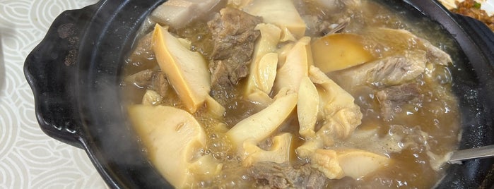 Ah Hee Bak Kut Teh (阿喜肉骨茶) is one of Culinary.