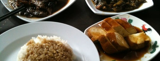 Restoran Makanan Teow Chew (知粥满意) is one of Davidさんのお気に入りスポット.