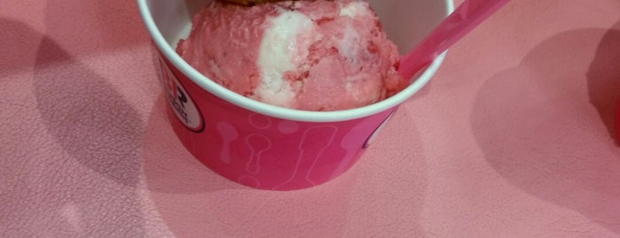Baskin-Robbins is one of お気に入りカフェ.