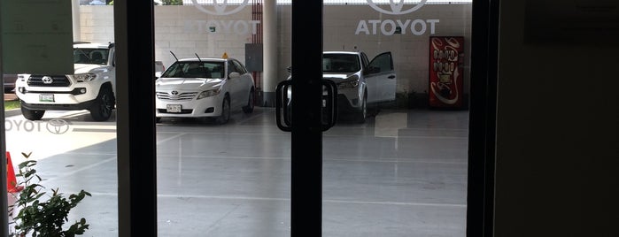 Toyota Veracruz is one of Locais curtidos por José.