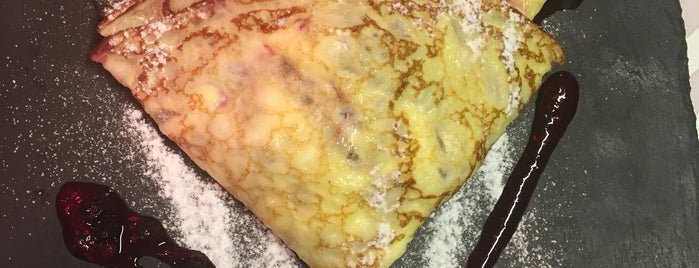 Zuzu's Crepe House is one of Begumさんのお気に入りスポット.
