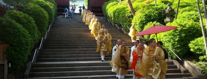 Gokoku-ji Temple is one of สถานที่ที่ Nobuyuki ถูกใจ.