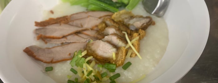 โจ๊กเจ๊ภัส เกาเหลาเลือดหมู is one of good eating spot.