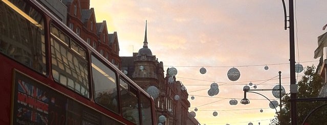 Oxford Street is one of 41 cosas que no puedes perderte en Londres.