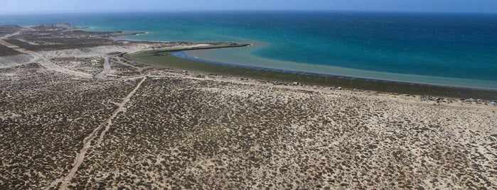 Playa Cerro Avanzado is one of Conocete Puerto Madryn.