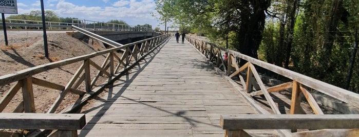 Puente Traverso is one of Conocete Colonia Sarmiento.