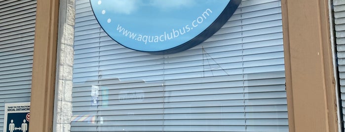 Aqua Club Dessert & Beverage is one of Caroline'nin Kaydettiği Mekanlar.