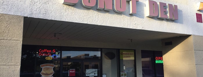 Donut Den is one of Petaluma Good Eats.